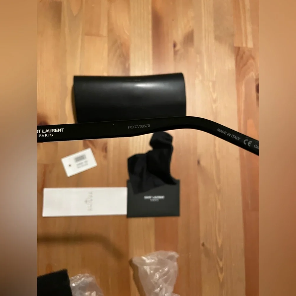 Saint Laurent SL214 Kate Sunglasses - Picture 7 of 9